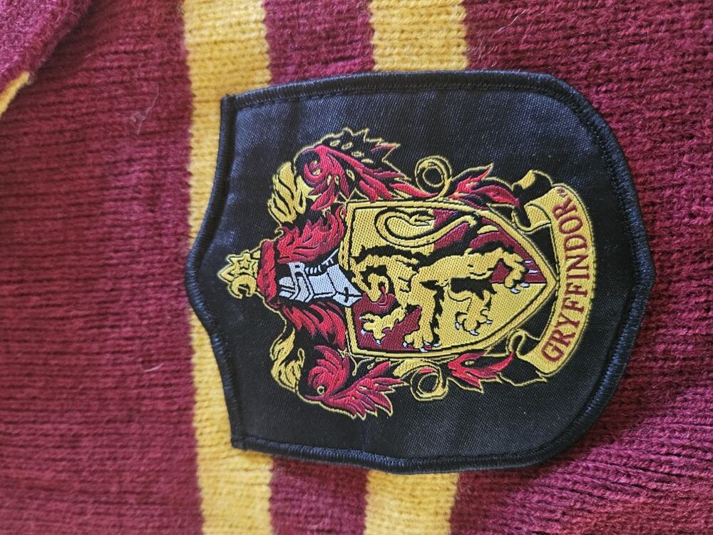 Harry Potter Gryffindor Red and Yellow Striped Knitted Scarf with Crest